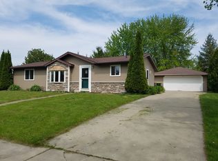 W191 N16143 Hickory Ln, Jackson, WI 53037