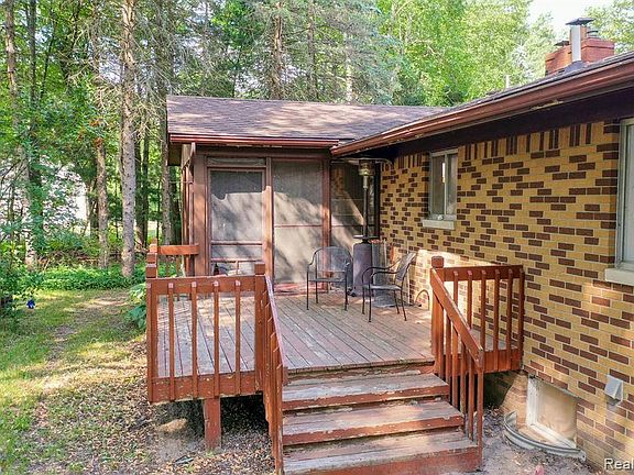 4th image of 3991 Oak Grove Rd