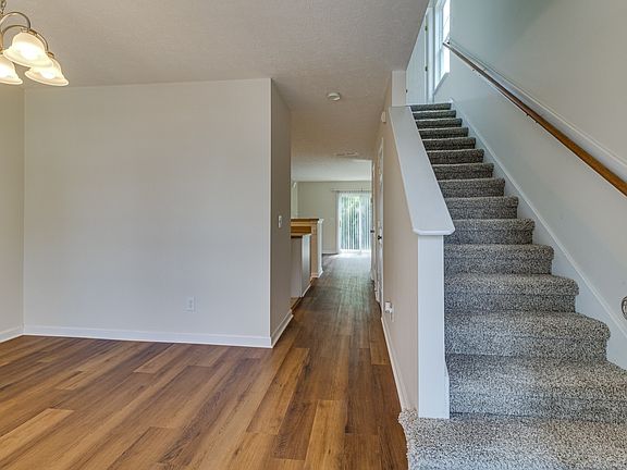 5th image of 562 Flintlock Ct