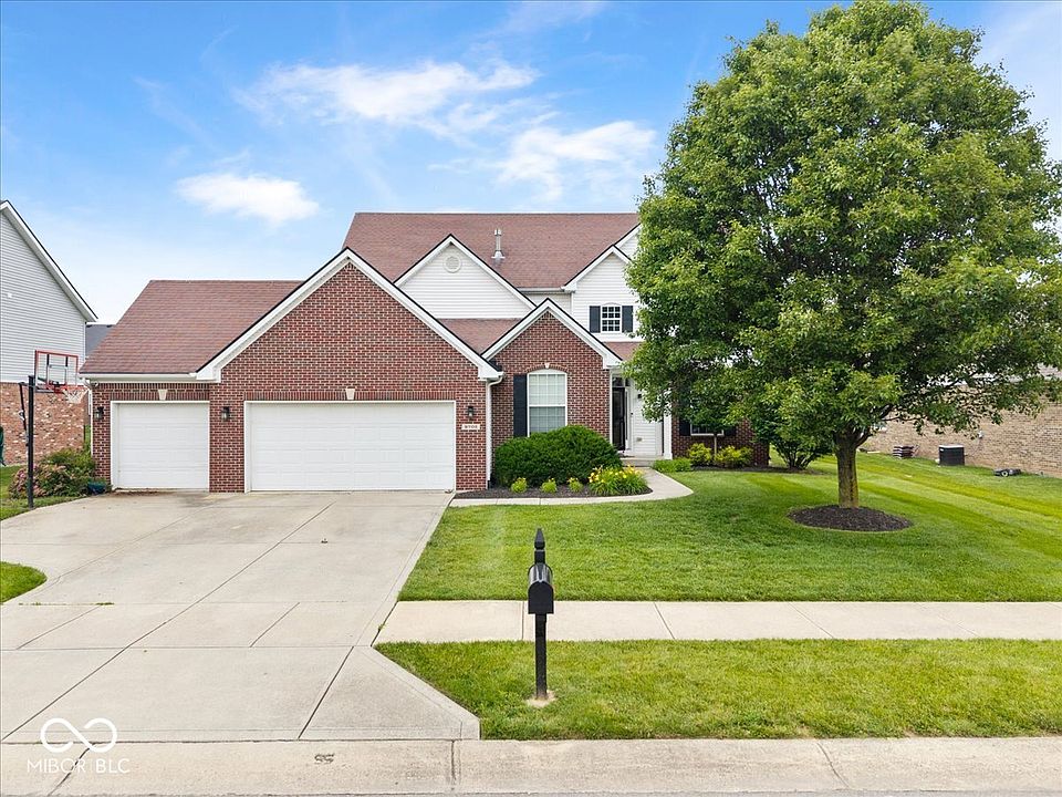 1st image of 8702 N Autumnview Dr