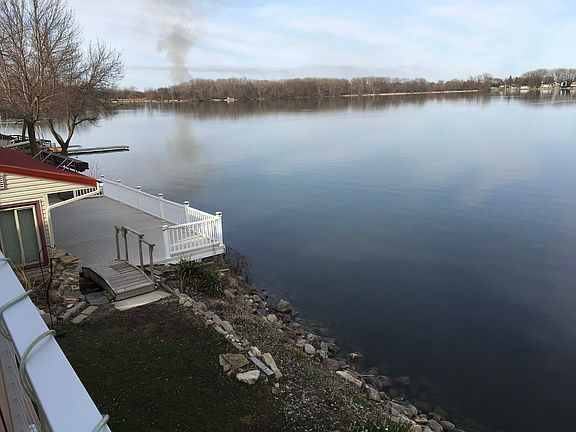 Lake side deck & awning