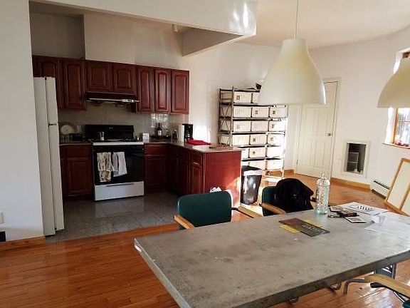 4th image of 91 Hudson Ave APT 2