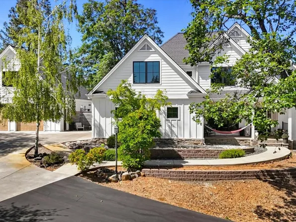 12184 Logans Run Ct, Grass Valley, CA 95945