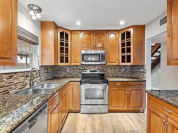 3rd image of 9381 NW 36th Pl