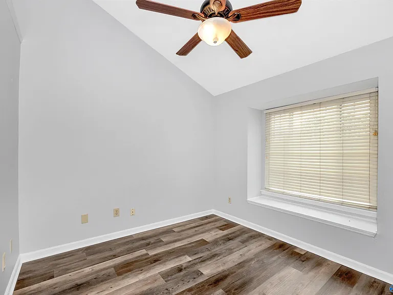 109 Briargate Ln — Photo 17