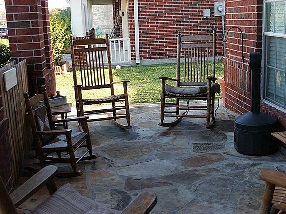3rd image of 215 Overland Park Dr