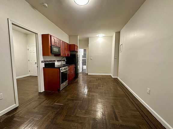 3rd image of 4853 45th St APT B6