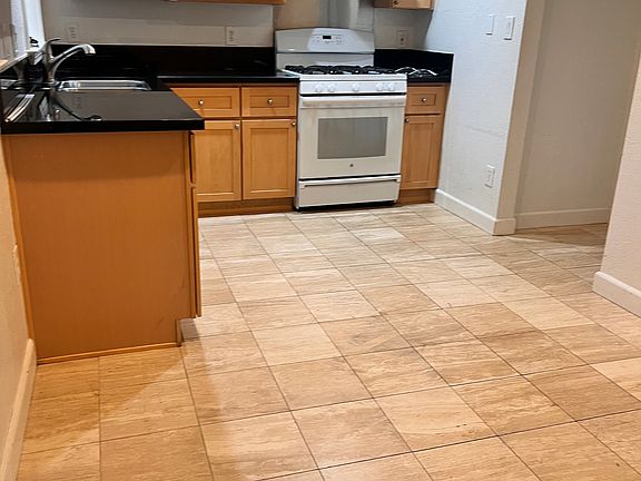 5th image of 144 San Lorenzo Ave APT 2