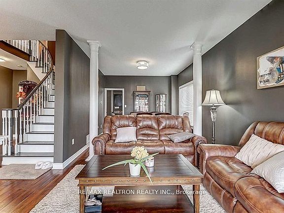 4th image of 416 Mapleton Ave