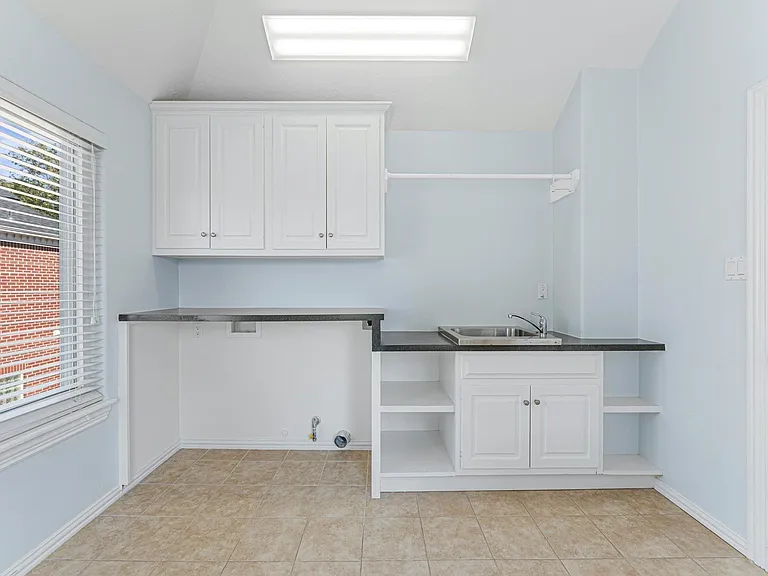 1622 Cottage Landing Ln — Photo 38