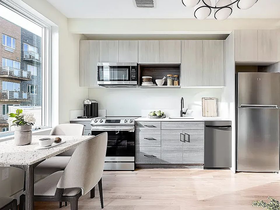 1st image of 131 Kingsland Ave #2A