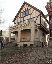 1823 S 3rd St — Photo 2