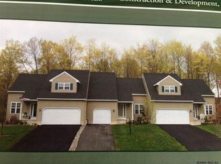 3C Pointe West Dr, Halfmoon, NY 12065