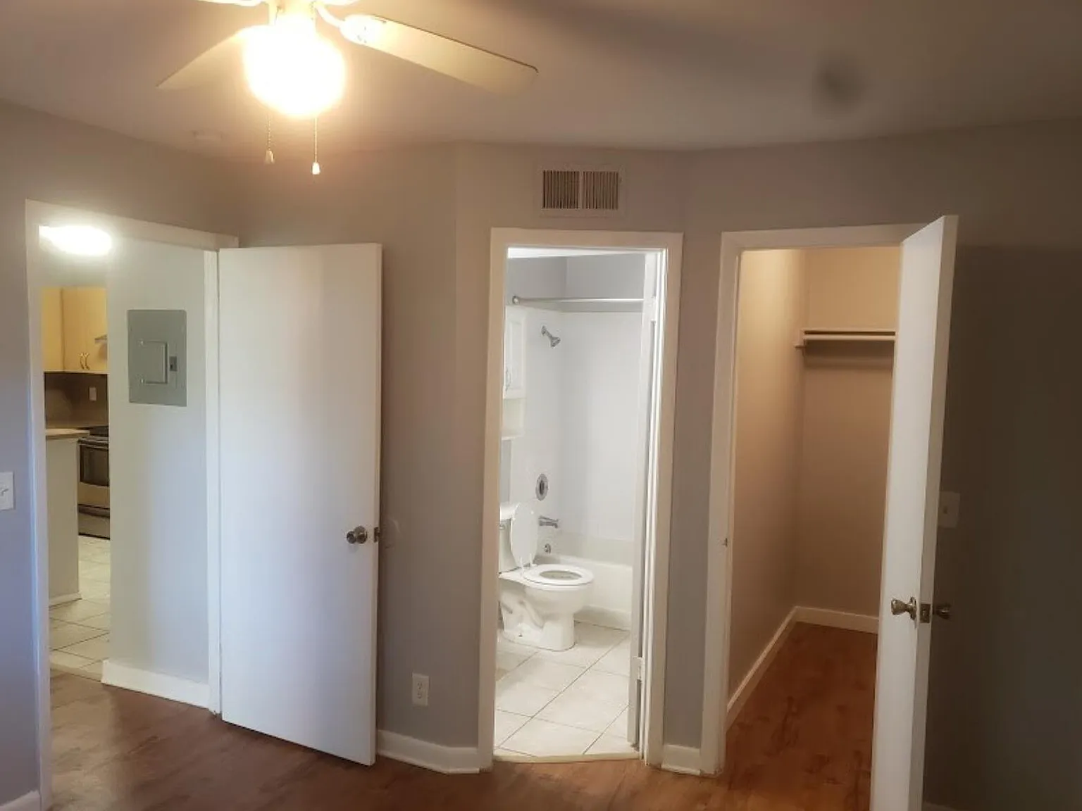 1 bed, 1.0 bath, 630 sqft, $1,650 — Photo 2