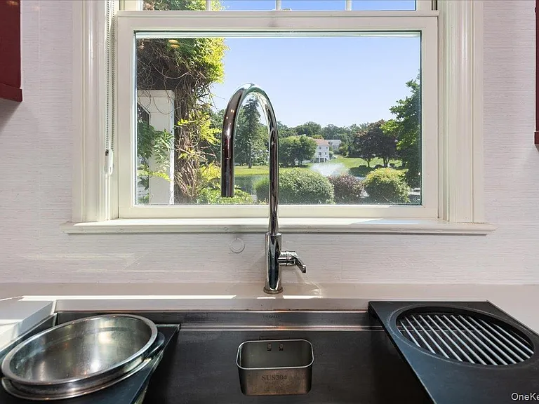 53 Pembroke Dr — Photo 22