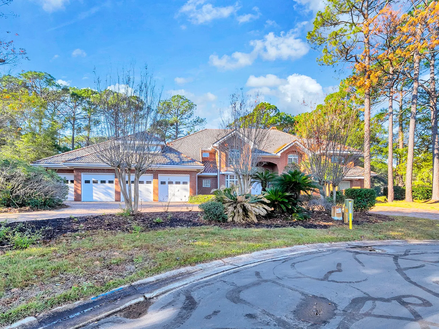 6 bed, 8.5 bath, 7275 sqft, $6,250 — Photo 2