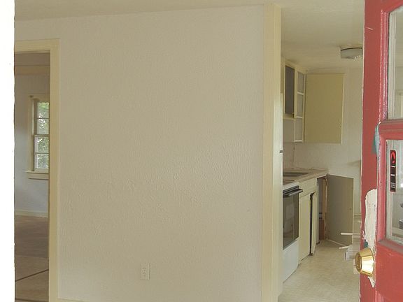 2nd image of 500A Vine Ave