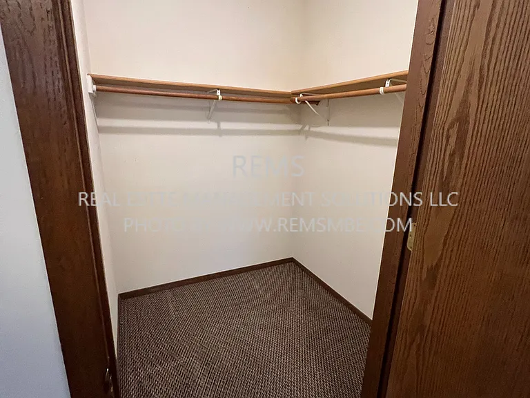 564 E Slifer St — Photo 20