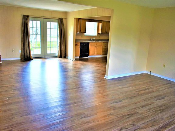 2nd image of 7561 Lake Meadow Ct