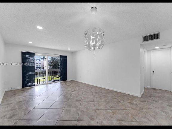 3rd image of 7722 Camino Real APT 218