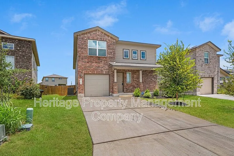 4 bed, 2.5 bath, 2243 sqft, $1,900 — Photo 2
