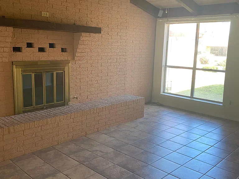 860 S Collegiate Dr — Photo 3