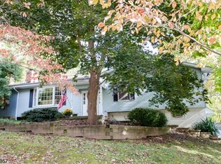 6 Church St, Stockton, NJ 08559