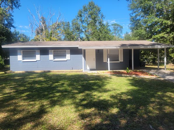 3826 NE 14th Dr