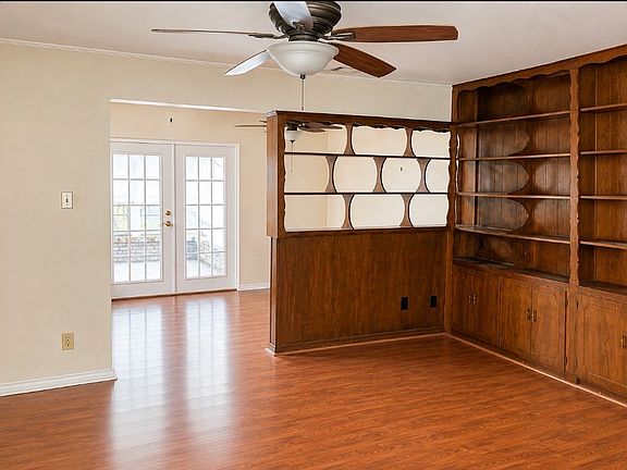 2nd image of 419 Dogwood Dr