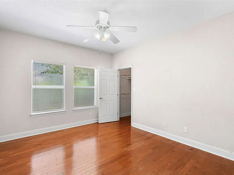 716 W 35th St #1 — Photo 11