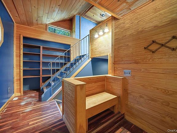 3rd image of 425 Old Dutch Hollow Road