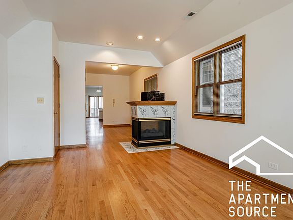 4th image of 3713 N Janssen Ave #F2