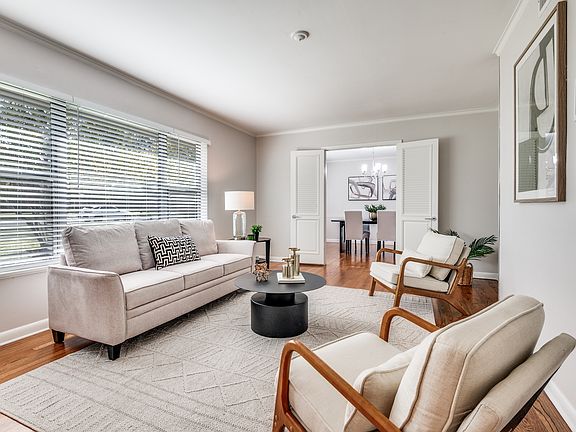 3rd image of 5731 Berkshire Ln