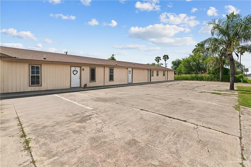 2 bed, 1.0 bath, 444 sqft, $750 — Photo 2