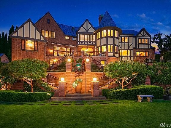 5th image of 3054 E Laurelhurst Dr NE
