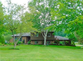 4645 Rolling View Dr, Akron, OH 44333