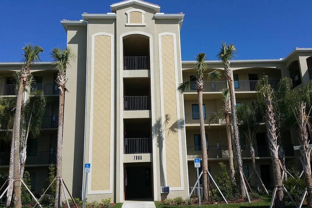 2 bed, 1121 sqft, $2,550 — Photo 1