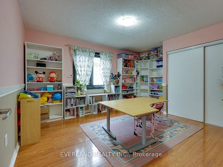 18 Clamerten Rd — Photo 17