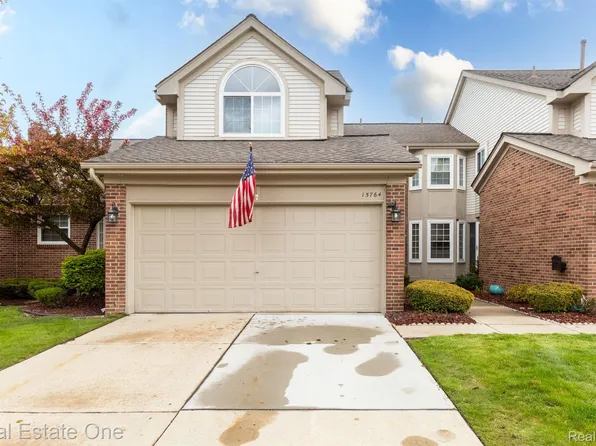 15764 Golfview Drive Blvd, Riverview, MI 48193