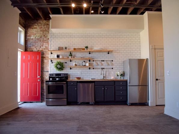 715 Commercial St APT 2