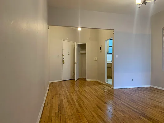 Rented by Roomeze | media 1