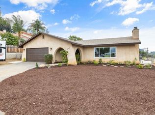 111 Encanto Dr, Escondido, CA 92027