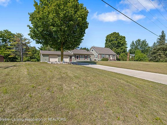 5th image of 2855 N Stewart Rd