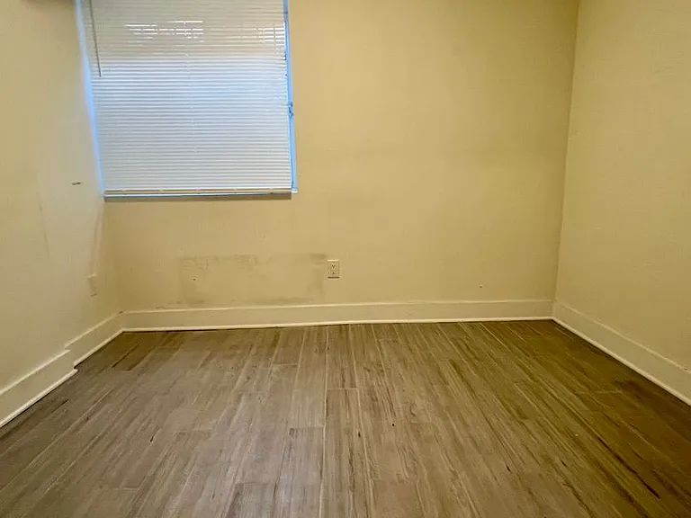Arlington St 1706 — Photo 11