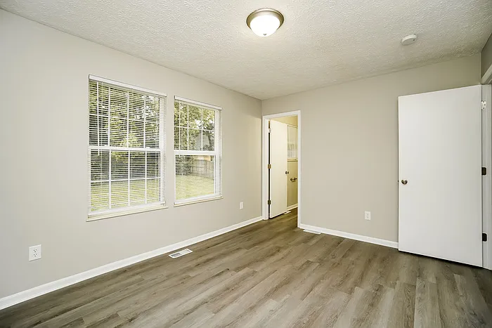 1540 Tall Meadows Dr — Photo 8