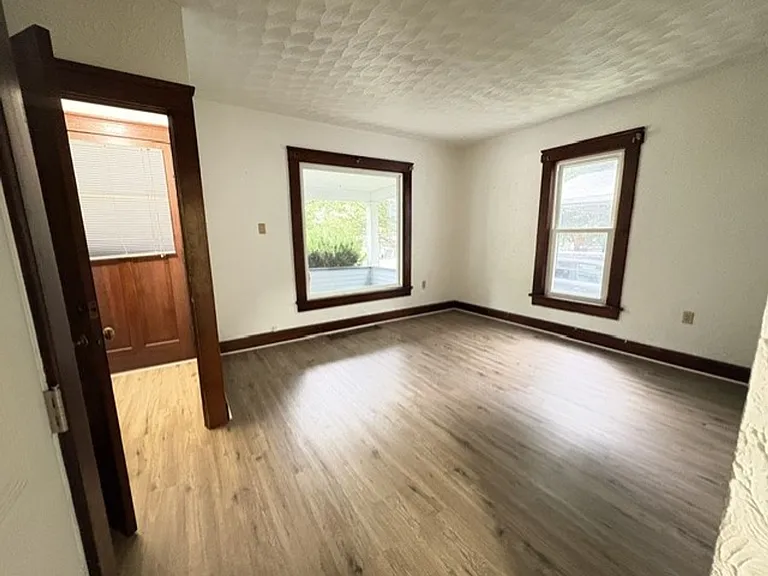 586 Madison Ave — Photo 3