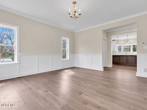 5th image of 93 Longfellow Avenue