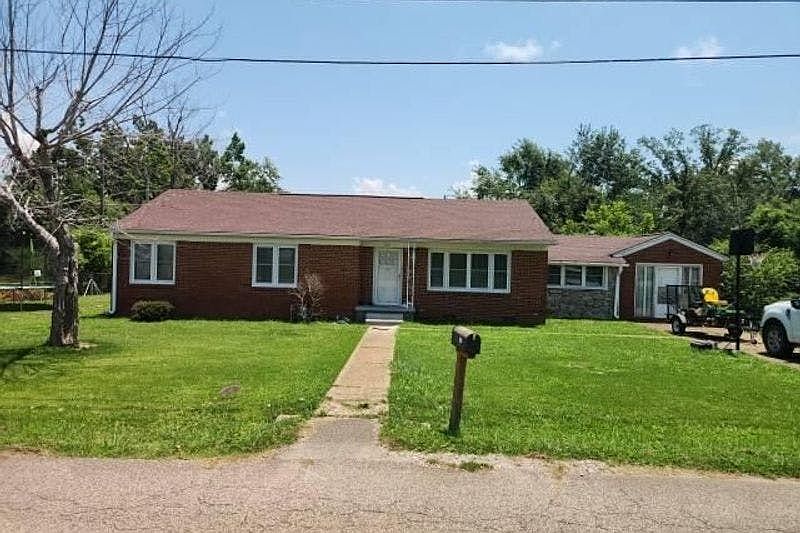 1st image of 125 Foursquare St