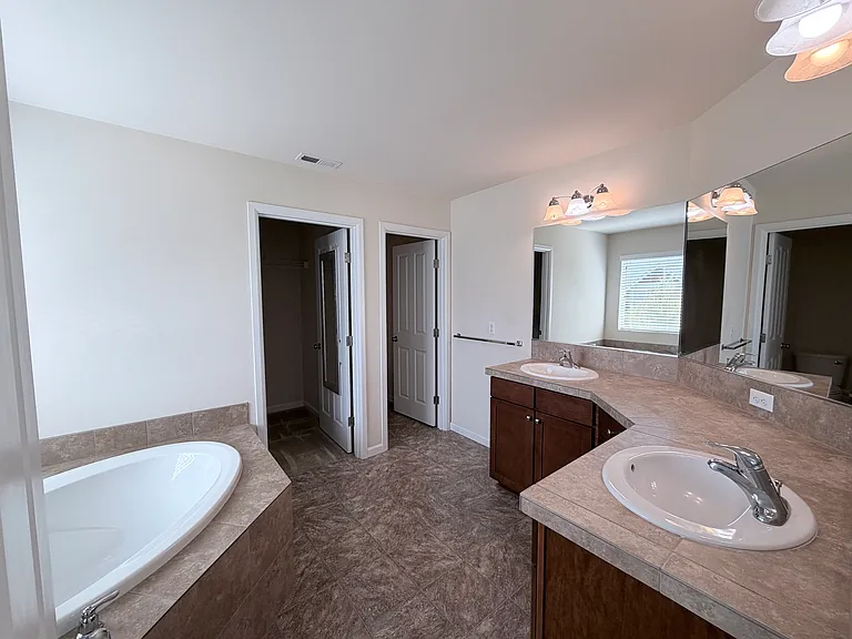 3116 Dunhill Ln — Photo 9