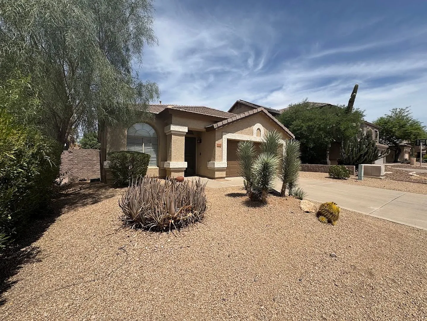 Bright & Spacious 3-Bedroom Phoenix Home Modern Finishes & No Carpet! — Photo 3
